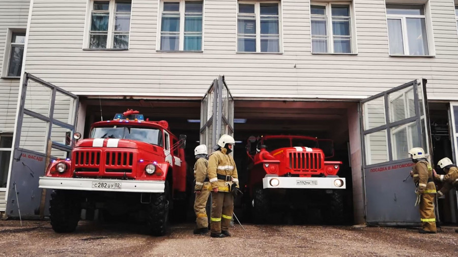 Пожарные отметили свой профессиональный праздник — День пожарной охраны