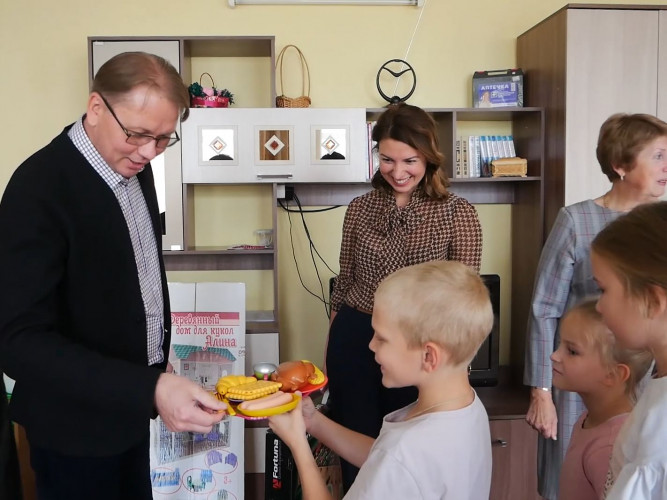 Кумертауский детский дом принял детей из Донецка