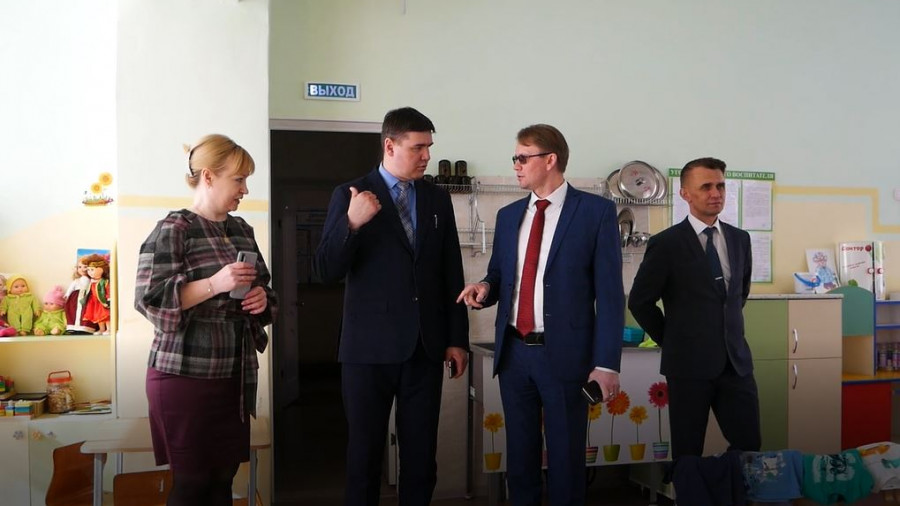 Глава администрации Кумертау Олег Фролов совершил рабочую поездку по образовательным учреждениям