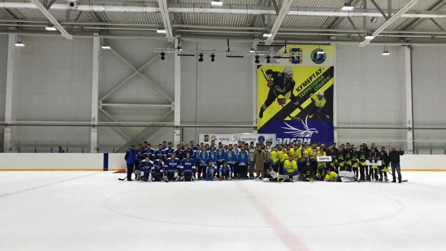 Кумертауская команда по хоккею "Сапсан-1" завоевала I место на Предсезонном турнире по хоккею