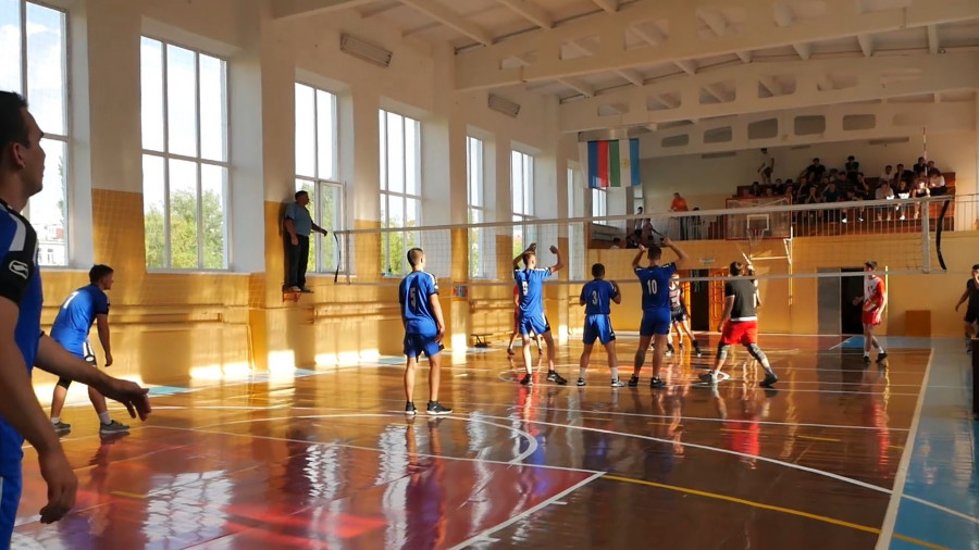 Стартовали соревнования по волейболу на Кубок города среди мужских команд