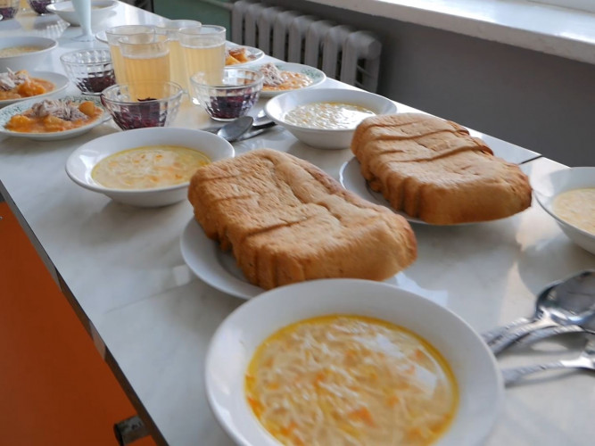 Глава администрации проверил качество питания в школе №10 и гимназии №1