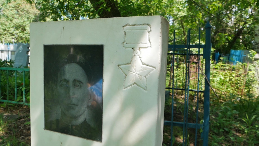 "Волонтёры Победы" привели в порядок могилы участников Великой Отечественной войны