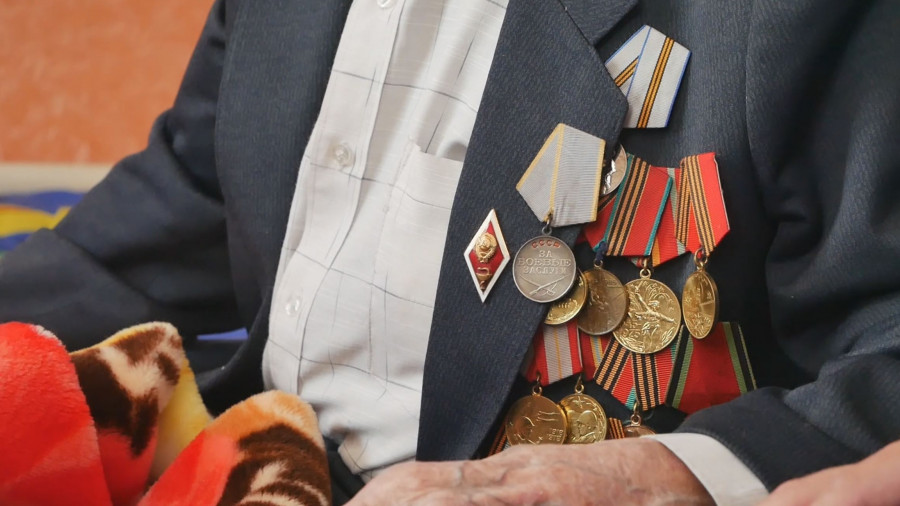 Ветераны Великой Отечественной войны получат телефоны